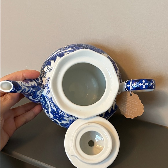 Blue and White Teapot - Picture 4 of 4